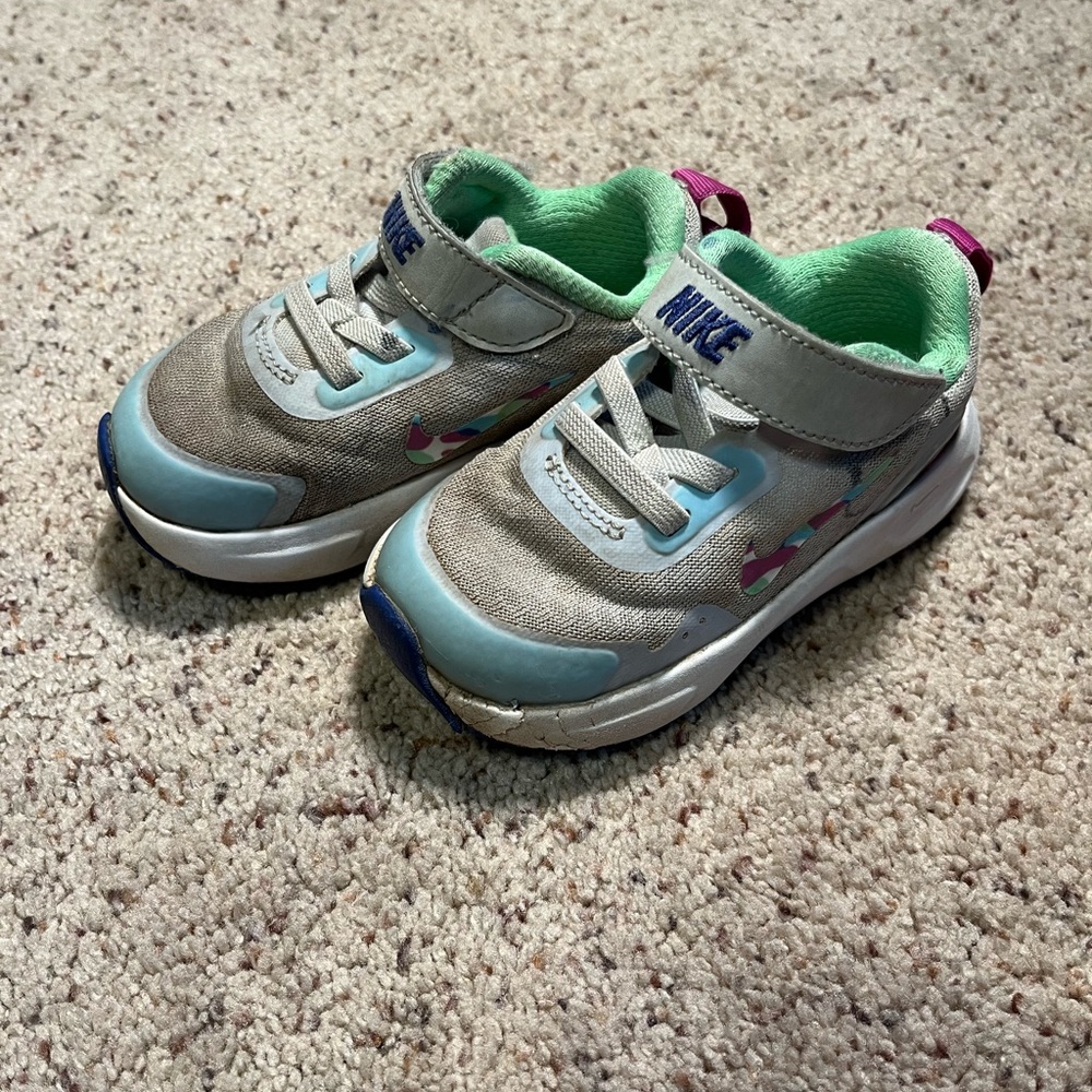 Toddler Girl’s Nike Wear All Day TD Color Splash Swoosh Tennis Shoes - Size 5.5